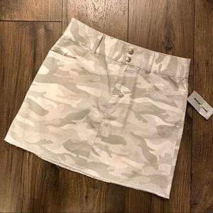 NWT DKNY Camo print skirt, 2